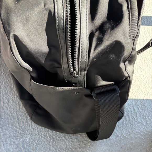 Black lululemon Duffel Bag - Picture 4 of 8